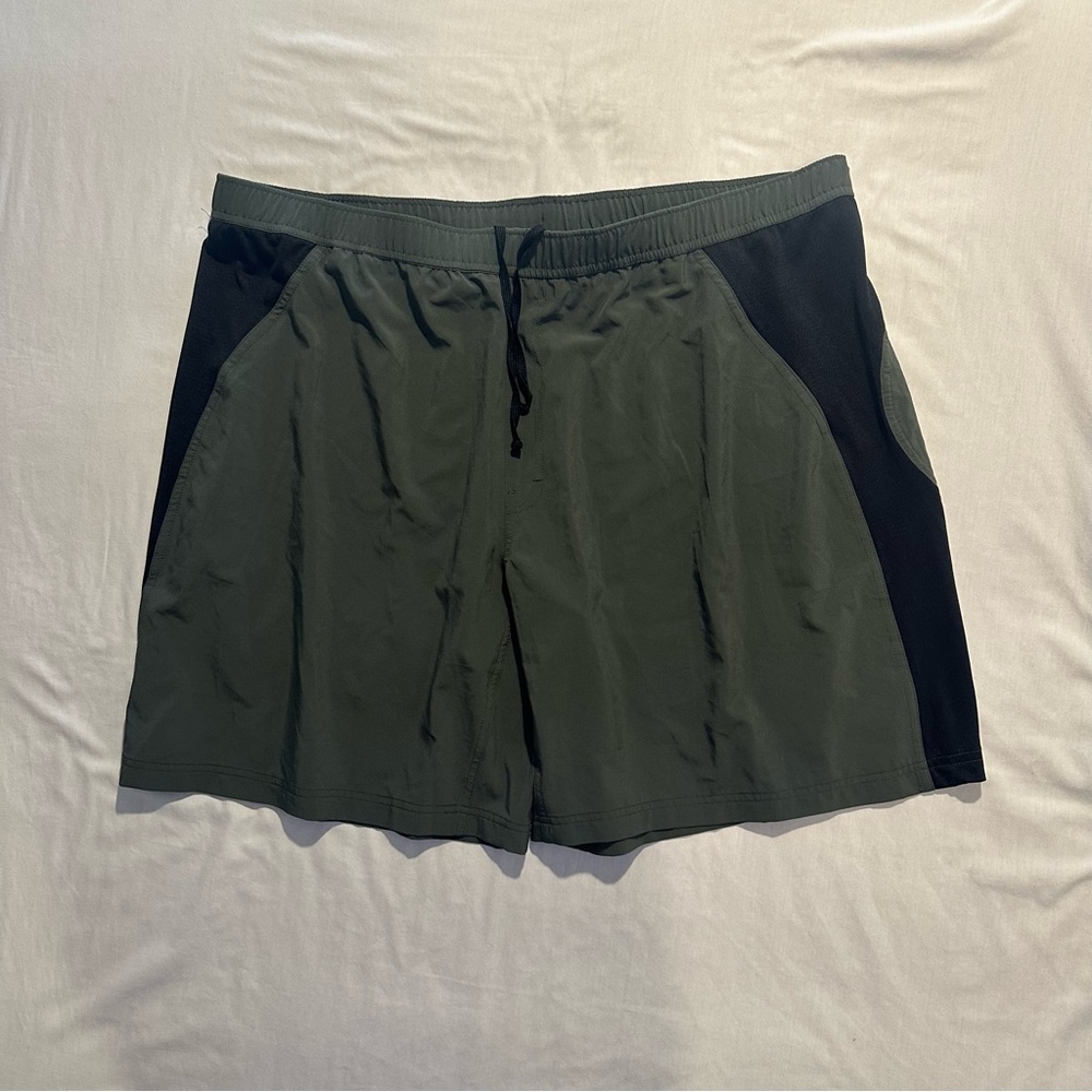 Columbia Men’s Shorts Size XXL